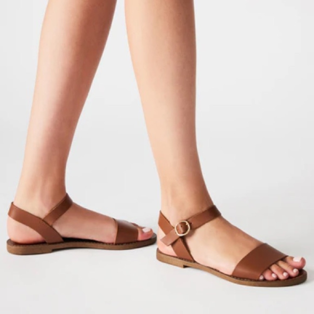 Steve Madden Donddi Flat Sandals